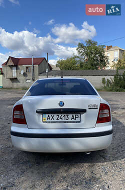 Лифтбек Skoda Octavia 2003 в 