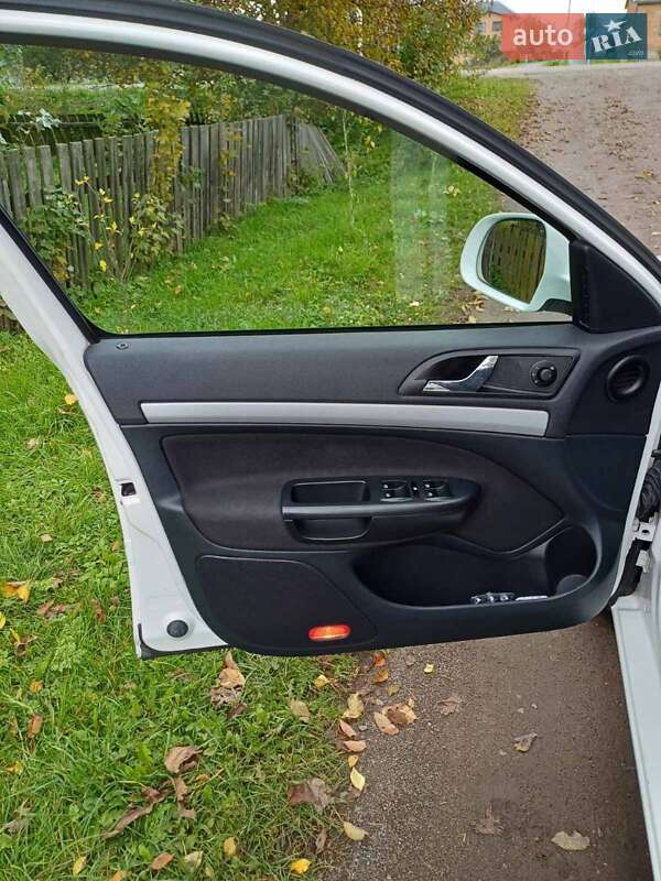 Ліфтбек Skoda Octavia 2011 в Буську