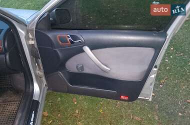 Ліфтбек Skoda Octavia 2001 в  фото 4 Ліфтбек Skoda Octavia 2001 в