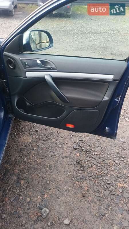 Універсал Skoda Octavia 2012 в Маневичах