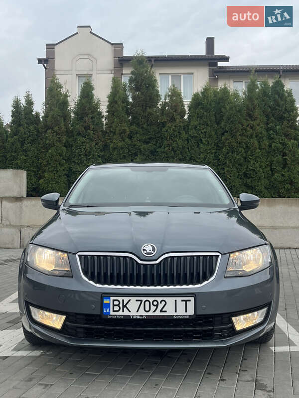 Лифтбек Skoda Octavia 2016 в Ровно