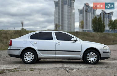 Лифтбек Skoda Octavia 2008 в 