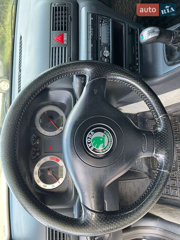 Универсал Skoda Octavia 2002 в Коростышеве