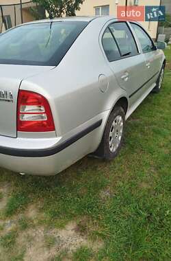 Лифтбек Skoda Octavia 2004 в 