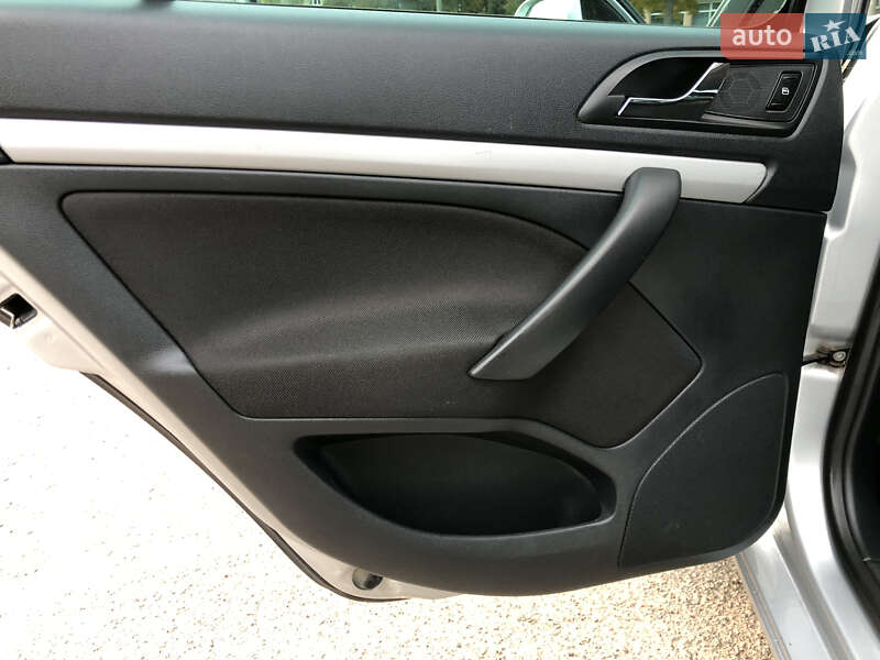 Универсал Skoda Octavia 2012 в Ровно