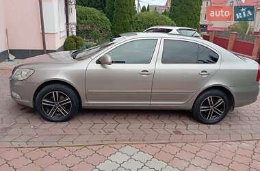 Ліфтбек Skoda Octavia 2012 в  фото 8 Ліфтбек Skoda Octavia 2012 в