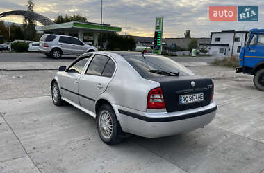 Лифтбек Skoda Octavia 2004 в 