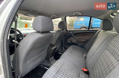 Лифтбек Skoda Octavia 2004 в 