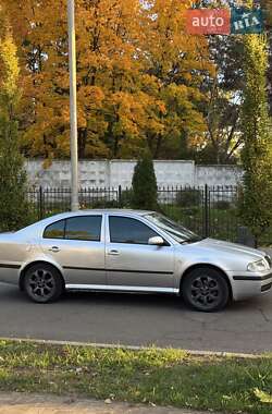 Лифтбек Skoda Octavia 2001 в 