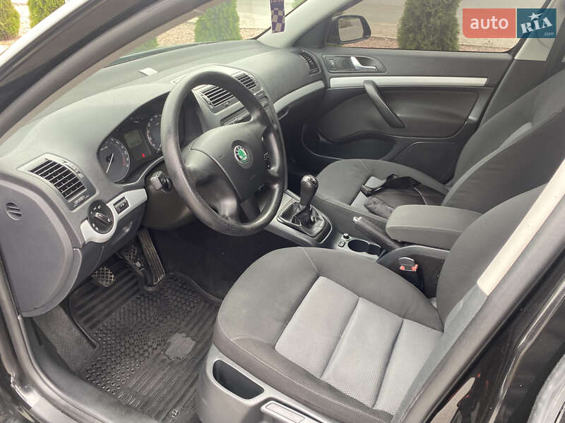 Лифтбек Skoda Octavia 2006 в Святопетровское