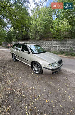 Универсал Skoda Octavia 2004 в 