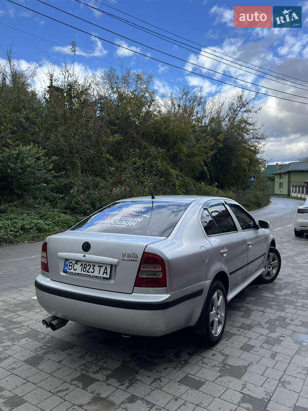 Лифтбек Skoda Octavia 2004 в Городке