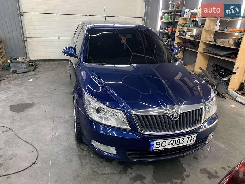 Лифтбек Skoda Octavia 2010 в Львове