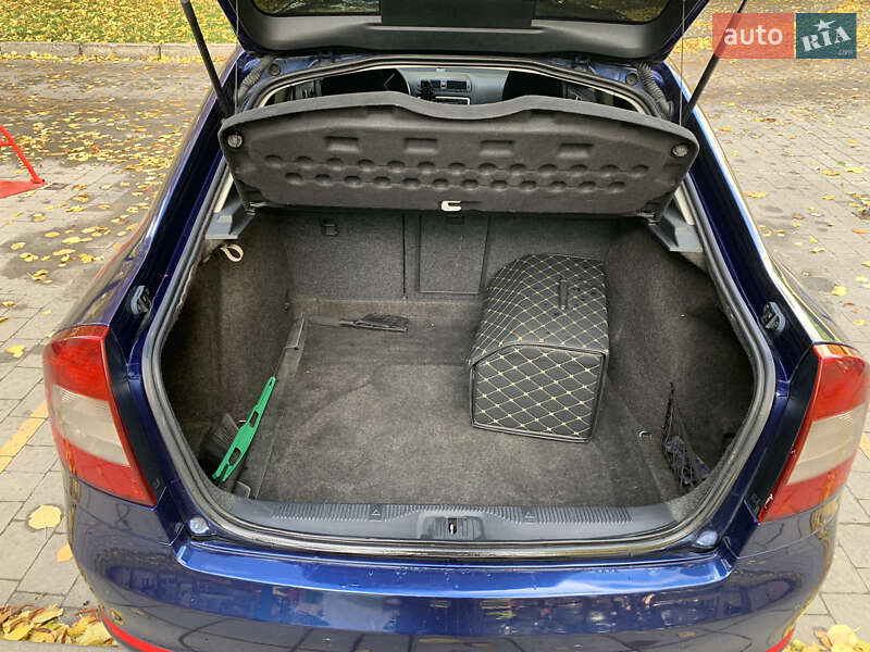 Лифтбек Skoda Octavia 2010 в Львове