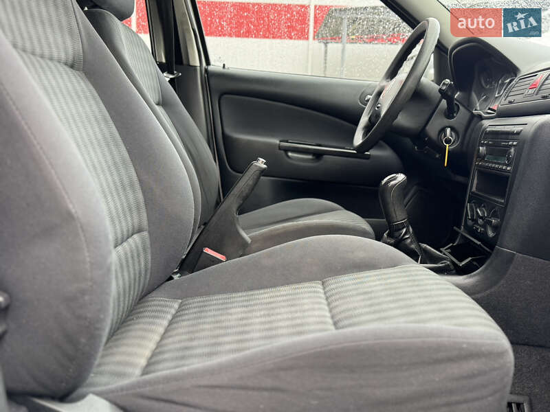 Універсал Skoda Octavia 2006 в Нововолинську