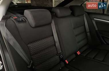 Лифтбек Skoda Octavia 2012 в 