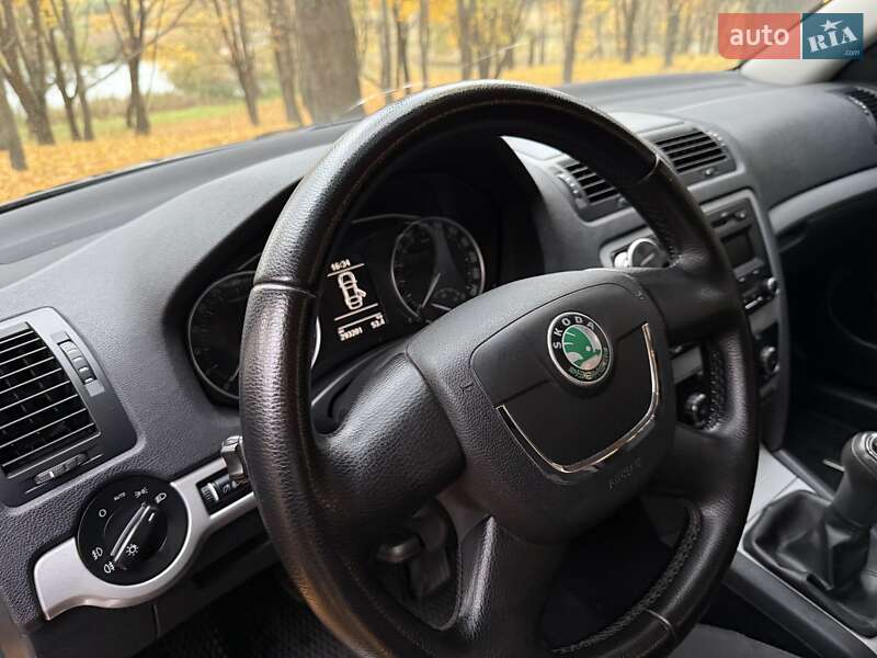 Универсал Skoda Octavia 2011 в Глухове фото 19 Универсал Skoda Octavia 2011 в Глухове