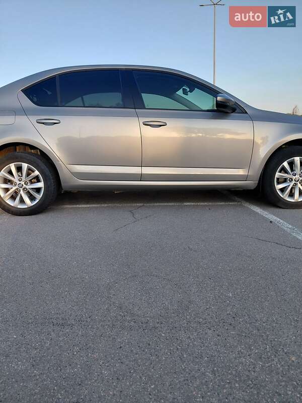 Лифтбек Skoda Octavia 2017 в Днепре фото 5 Лифтбек Skoda Octavia 2017 в Днепре