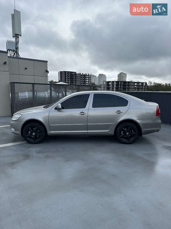 Лифтбек Skoda Octavia 2010 в Киеве