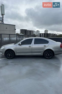 Лифтбек Skoda Octavia 2010 в 