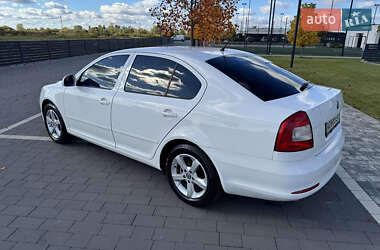 Ліфтбек Skoda Octavia 2011 в  фото 7 Ліфтбек Skoda Octavia 2011 в