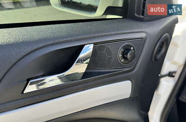 Ліфтбек Skoda Octavia 2011 в  фото 36 Ліфтбек Skoda Octavia 2011 в