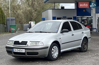 Ліфтбек Skoda Octavia 2003 в Смілі