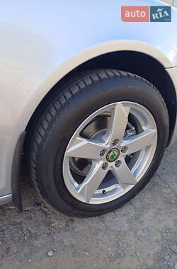Универсал Skoda Octavia 2011 в 