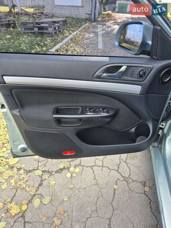 Универсал Skoda Octavia 2009 в Ровно