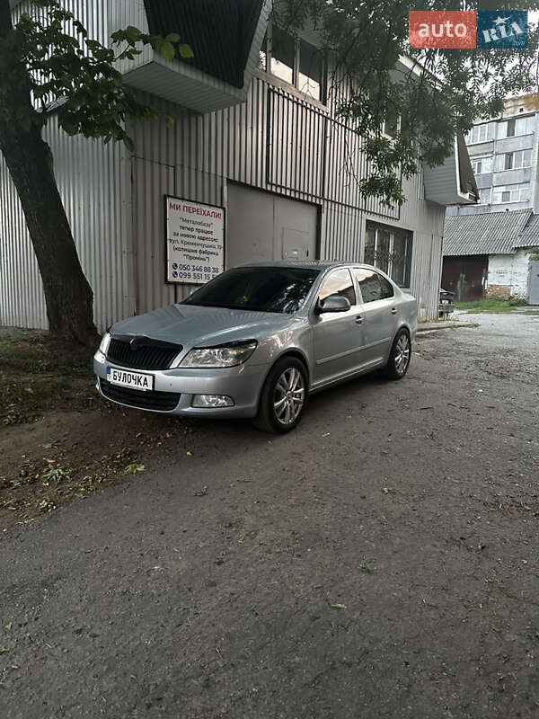 Лифтбек Skoda Octavia 2009 в Хороле фото 2 Лифтбек Skoda Octavia 2009 в Хороле