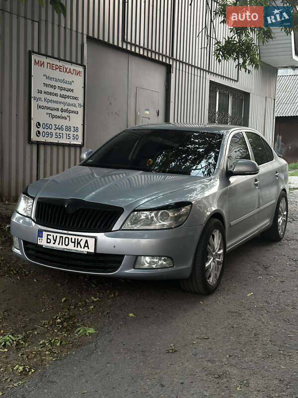 Лифтбек Skoda Octavia 2009 в Хороле фото Лифтбек Skoda Octavia 2009 в Хороле