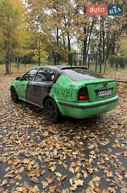 Лифтбек Skoda Octavia 2002 в Киеве