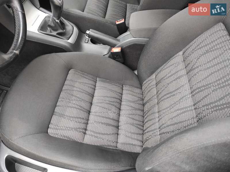 Универсал Skoda Octavia 2010 в Сарнах фото 22 Универсал Skoda Octavia 2010 в Сарнах