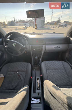 Лифтбек Skoda Octavia 1998 в 