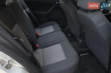 Ліфтбек Skoda Octavia 2005 в  фото 31 Ліфтбек Skoda Octavia 2005 в