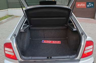 Ліфтбек Skoda Octavia 2005 в  фото 29 Ліфтбек Skoda Octavia 2005 в