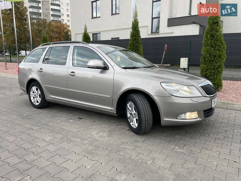 Универсал Skoda Octavia 2010 в Луцке фото Универсал Skoda Octavia 2010 в Луцке
