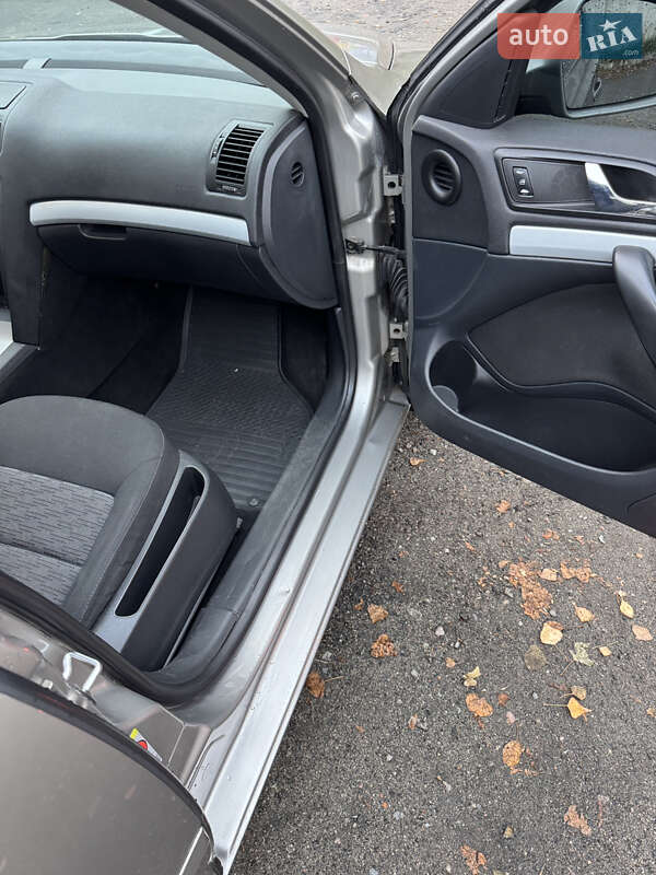 Лифтбек Skoda Octavia 2010 в Павлограде фото 25 Лифтбек Skoda Octavia 2010 в Павлограде