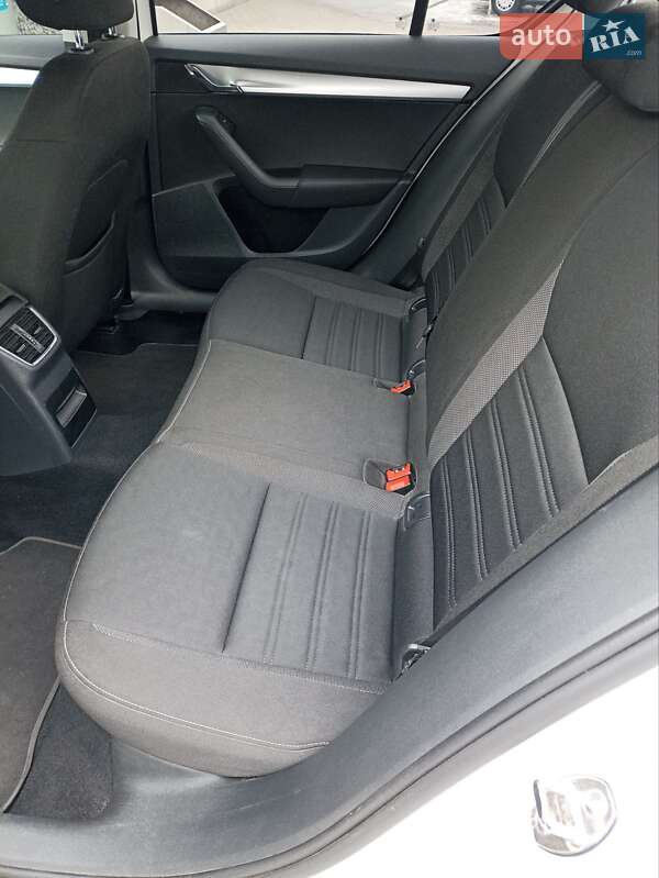 Лифтбек Skoda Octavia 2017 в Житомире фото 4 Лифтбек Skoda Octavia 2017 в Житомире