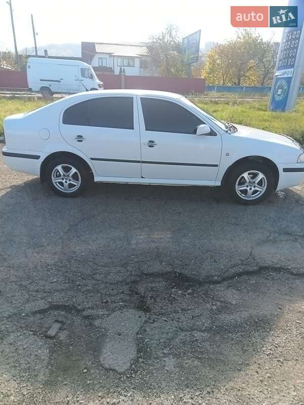 Ліфтбек Skoda Octavia 2008 в Вижниці