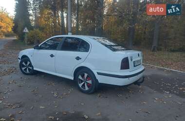 Лифтбек Skoda Octavia 2000 в 