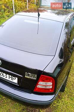 Лифтбек Skoda Octavia 2010 в 
