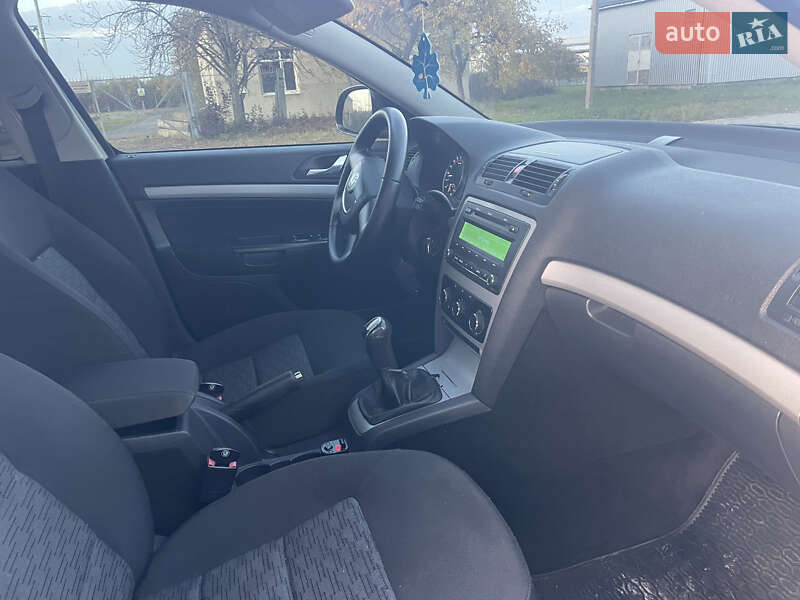 Лифтбек Skoda Octavia 2012 в Виноградове фото 9 Лифтбек Skoda Octavia 2012 в Виноградове
