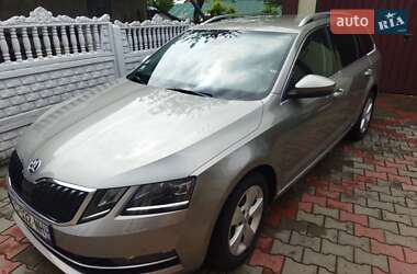 Універсал Skoda Octavia 2019 в  фото 2 Універсал Skoda Octavia 2019 в