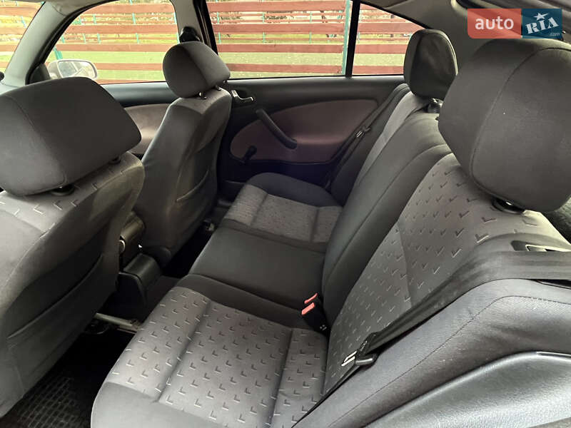 Ліфтбек Skoda Octavia 2005 в Володимирі