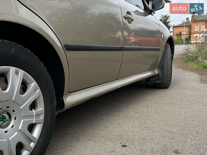 Ліфтбек Skoda Octavia 2005 в Володимирі