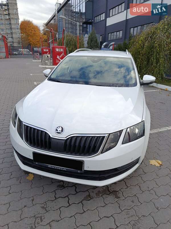 Универсал Skoda Octavia 2017 в Львове