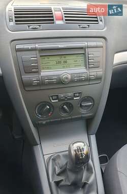Лифтбек Skoda Octavia 2005 в  фото 45 Лифтбек Skoda Octavia 2005 в