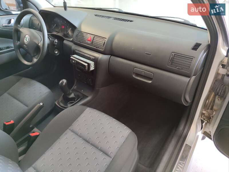 Ліфтбек Skoda Octavia 2006 в Дніпрі