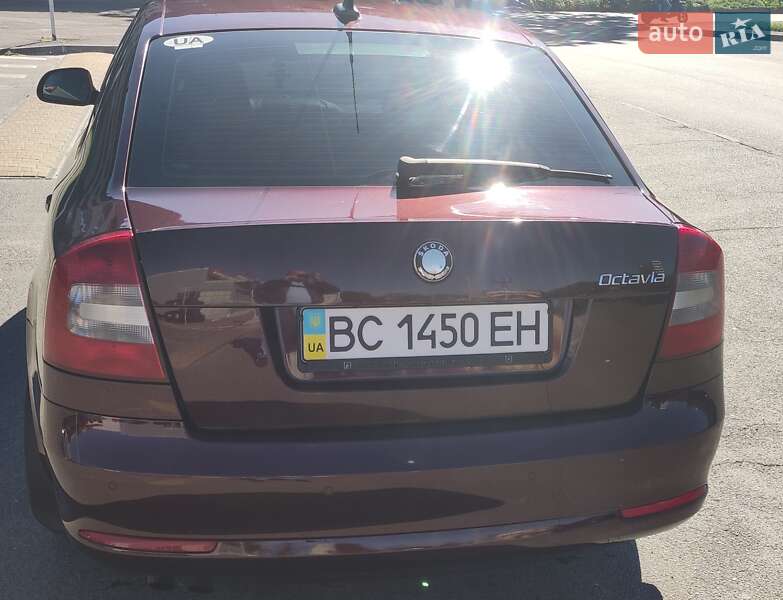 Лифтбек Skoda Octavia 2010 в Львове